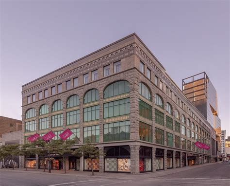 Holt Renfrew Ogilvy Opens All 6 Retail Levels in 